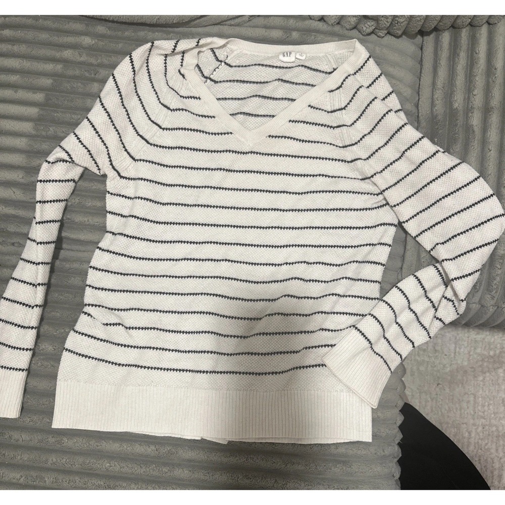 GAP Women's Knit Sweater White  V‎ Neck Size L Large Striped Fisherman Preppy